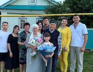 Венера һәм Тәлгат Кәримовлар гаиләсе: 50 елдан артык гаиләне саклауның сере нидә?