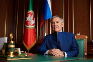 Рөстәм Миңнеханов Гаилә, мәхәббәт һәм тугрылык көне белән котлады